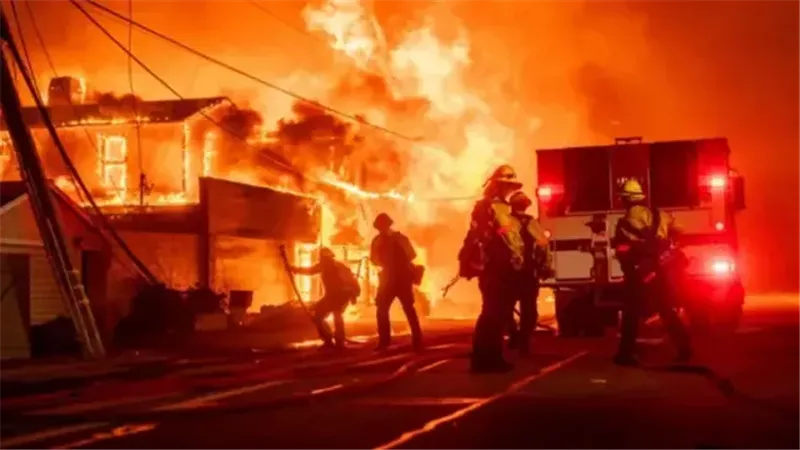 حرائق لوس أنجلوس المدمرة.. ارتفاع عدد القتلى وخسائر ضخمة