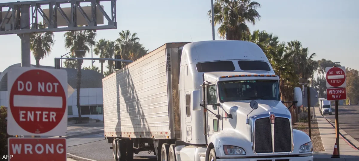 حرب الجمارك.. المكسيك وكندا تردان على “عقوبات ترامب”