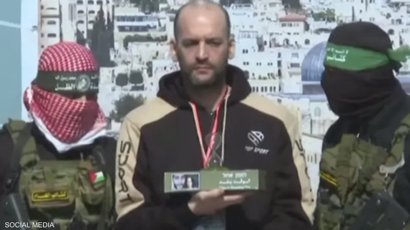 “ساعة رملية”.. هدية من حماس إلى نتنياهو