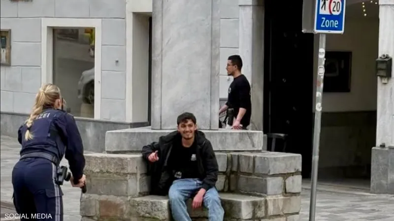 قتل شخصا وأصاب آخرين.. شاب سوري ينفذ عملية طعن في النمسا