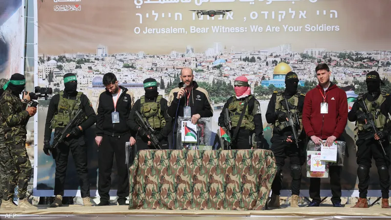 أسلحة إسرائيل بيد حماس.. كيف حصلت عليها “القسام”؟