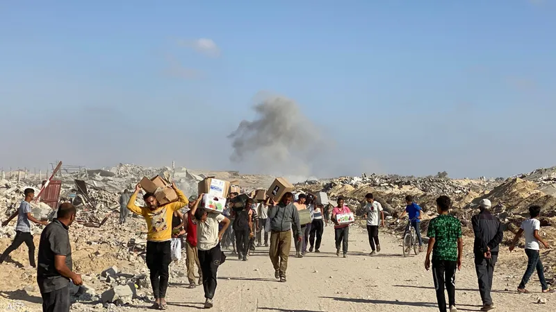 نتنياهو يقرّ بفقدان السيطرة على مركز توزيع مساعدات في غزة