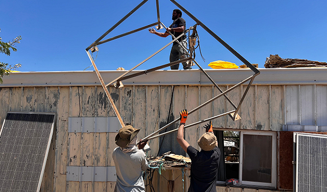 أهالي مغاير الدير يهجرون قسرا… تجمع فلسطيني لاحقه إرهاب المستوطنين