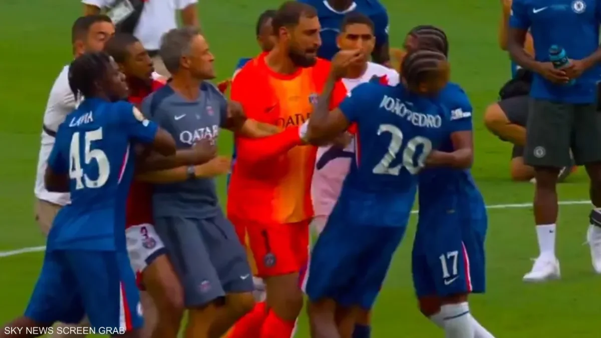 مدرب باريس سان جرمان يصفع مهاجم تشلسي بعد الهزيمة