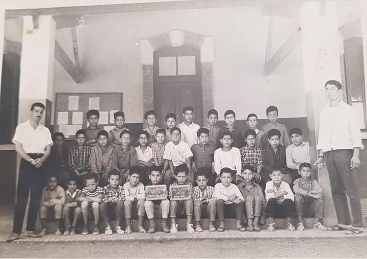 المربي عاصم دراغمة يُحيي استقلال الجزائر على طريقته