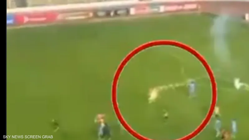 فيديو.. إصابة لاعب بمفرقعات نارية أثناء الاحتفال بهدف الفوز