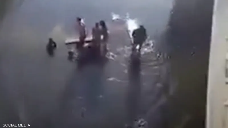 فيديو.. وفاة 18 شخصا في حادث مروع في الجزائر