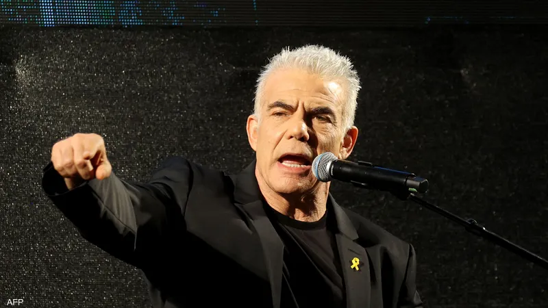 لابيد: ما يتردد عن مقترح مصري لتشكيل قوة عربية “ضربة موجعة”