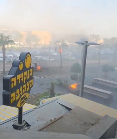 2 خطيرة.. إصابة 5 أشخاص إثر سقوط مسيّرة أطلقت من اليمن في إيلات