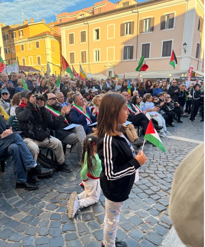 مدينة إيطالية تعلن تضامنها: اعتراف بدولة فلسطين وإدانة الإبادة بحق شعبه