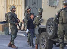 هكذا استخدم الجنود الإسرائيليون الفلسطينيين دروعا شرية