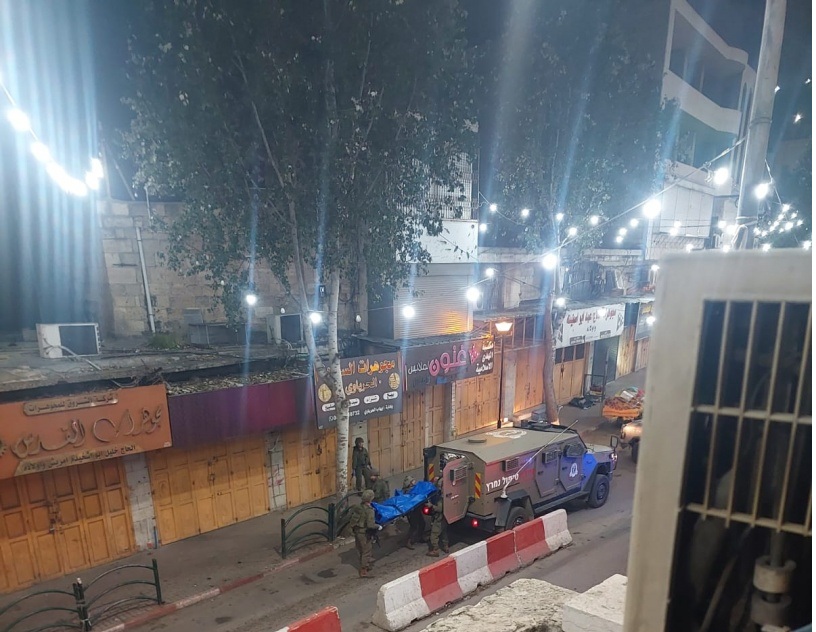 الخليل: شهيدان أحدهما عامل نظافة برصاص الاحتلال.. إضراب في المدينة الأحد