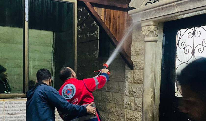 اقتحامات واعتقالات بالضفة ومستوطنون يضرمون النار في مسجد دوما