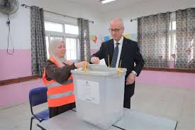 الحمد الله: لأول مرة تجرى الانتخابات المحلية في مرحلة واحدة ونسبة التصويت حتى الآن 15%