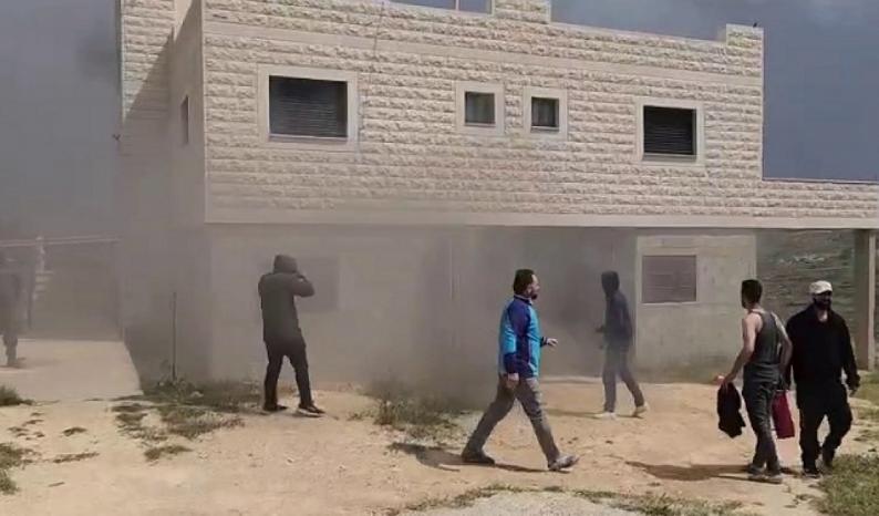 إرهاب المستوطنين: إصابات وإحراق منازل في هجوم على جالود جنوب نابلس