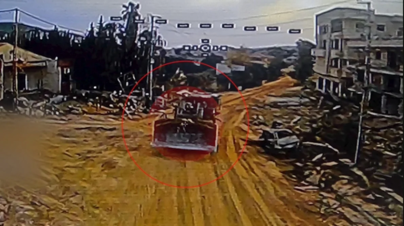 ردًا على انتهاكات الاحتلال: حزب الله يستهدف جرافة “D9” ودبابة “ميركافا” جنوب لبنان