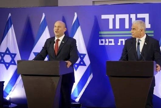 زعيم المعارضة وبينيت يتّحدان لخوض الانتخابات الاسرائيلية المقبلة