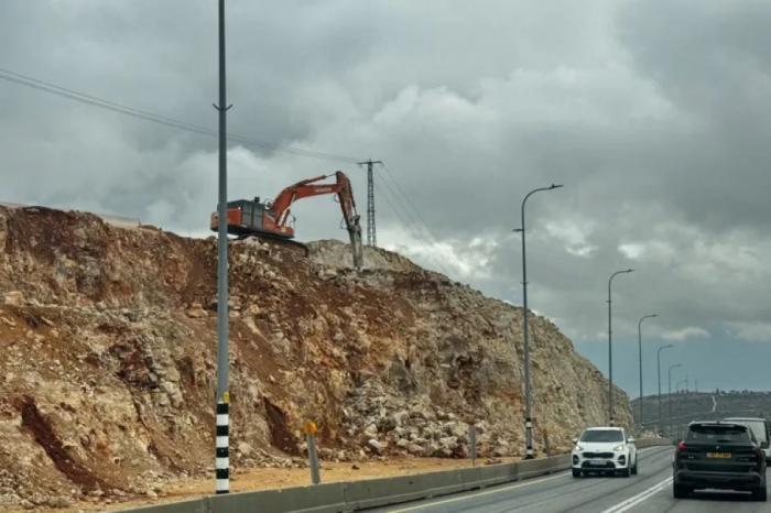 الاحتلال يصادق على ميزانية لشق طرق إلى مستوطنات جديدة بالضفة بأكثر من مليار شيكل