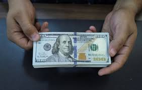 الدولار يواصل الارتفاع