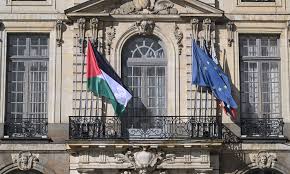 باريس تمنح مواطنتها الفخرية للمدنيين والصحفيين الفلسطينيين في غزة والضفة
