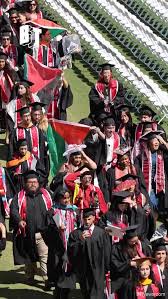 طلاب ينسحبون من حفل تخريج بجامعة ستانفورد احتجاجاً على عقود “غوغل” مع إسرائيل